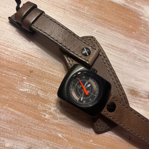 Vintage Rare Diesel DZ 2103 Brown Leather Ladies Watch - Picture 6 of 6